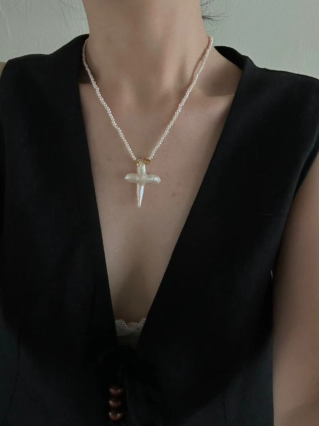 Meadow Cross Pearl