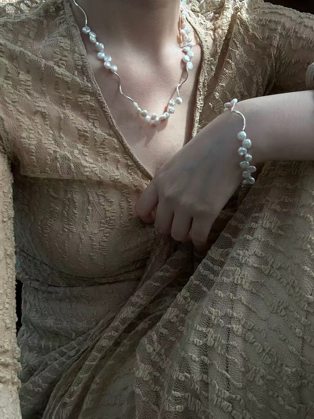 Curved Blossom Pearl Necklace